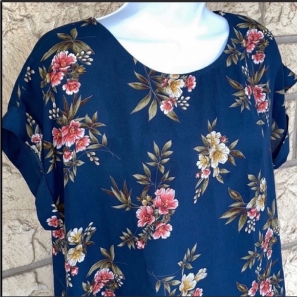 Forever 21 floral top flow loose fit Blouse Small - Picture 8 of 11